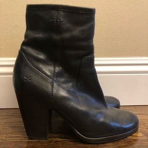EUC Frye Patty Artisan Bootie Black 8.5